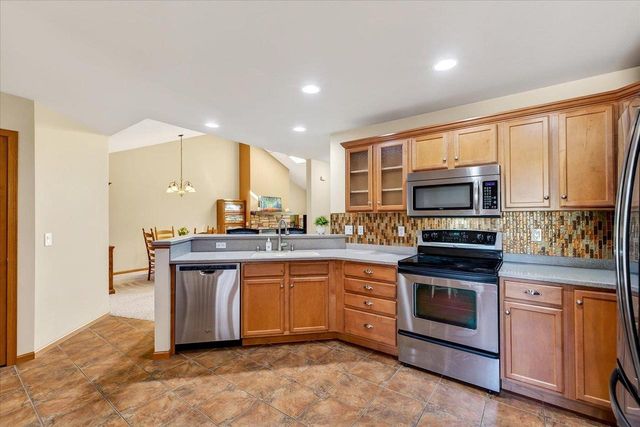 72 Northlight Way, Fitchburg, WI 53711