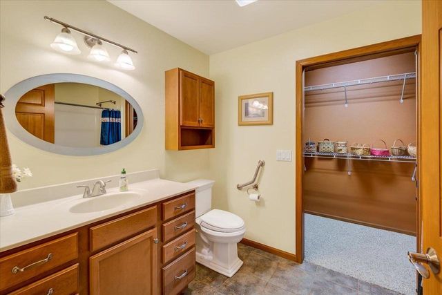 72 Northlight Way, Fitchburg, WI 53711