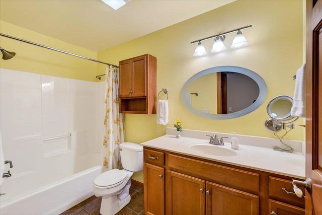 72 Northlight Way, Fitchburg, WI 53711