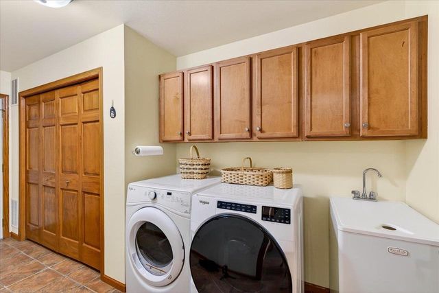72 Northlight Way, Fitchburg, WI 53711