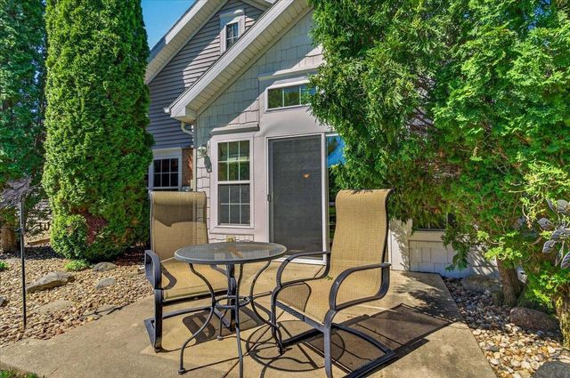 72 Northlight Way, Fitchburg, WI 53711