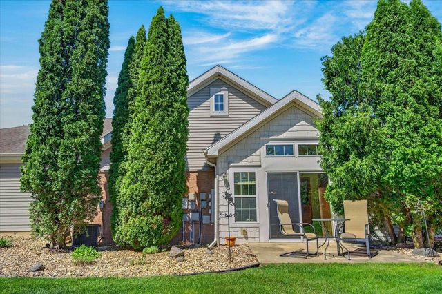 72 Northlight Way, Fitchburg, WI 53711