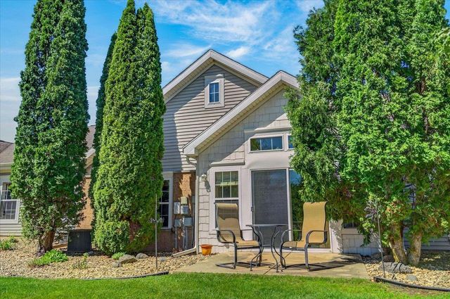 72 Northlight Way, Fitchburg, WI 53711
