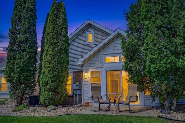72 Northlight Way, Fitchburg, WI 53711