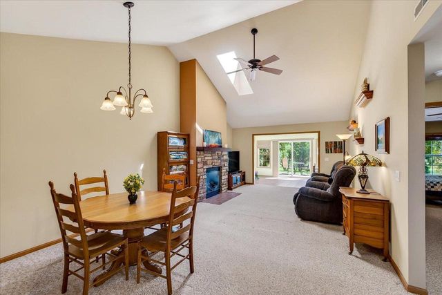 72 Northlight Way, Fitchburg, WI 53711