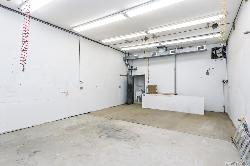 816 Hempstead Turnpike, Franklin Square, NY 11010 — photo 3