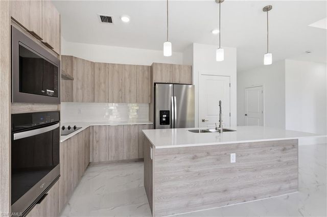 1253 Argosy RD, Labelle, FL 33935