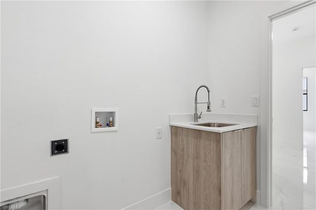 1253 Argosy RD, Labelle, FL 33935