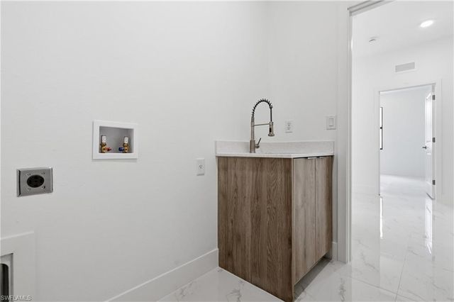 1253 Argosy RD, Labelle, FL 33935