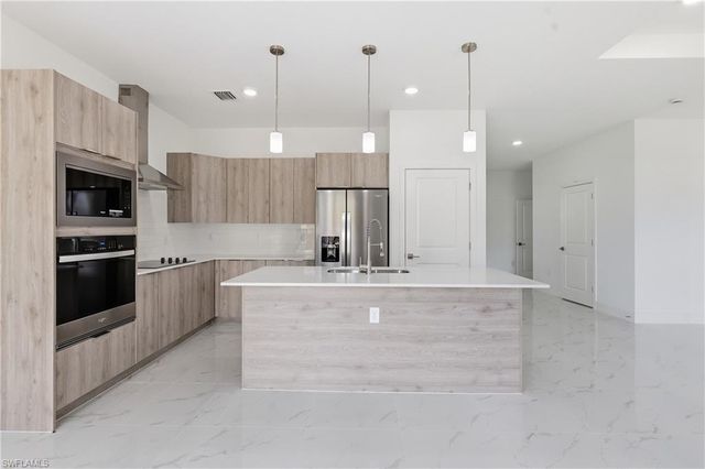 1253 Argosy RD, Labelle, FL 33935