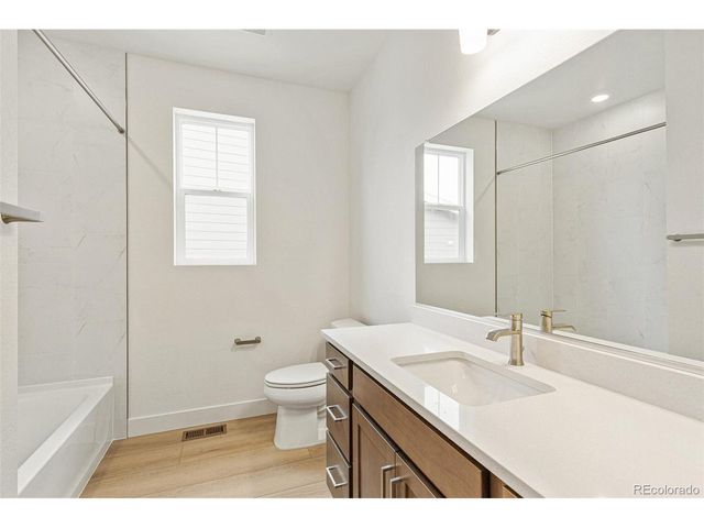 20665 E 57th Dr, Aurora, CO 80019