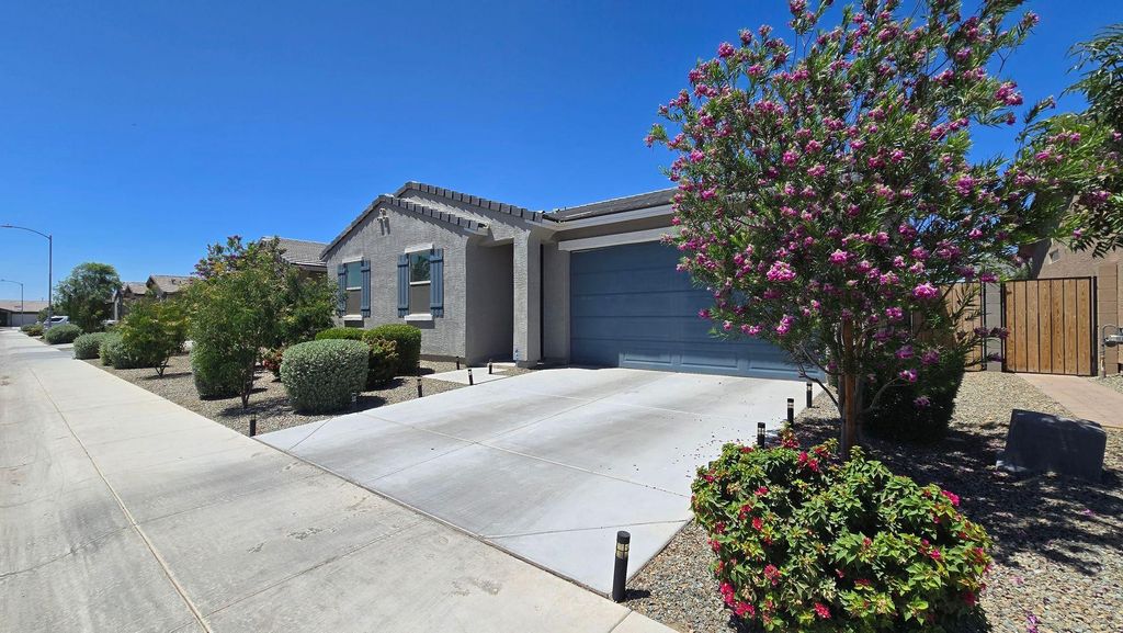 8820 W Agora Lane, Tolleson, AZ 85353