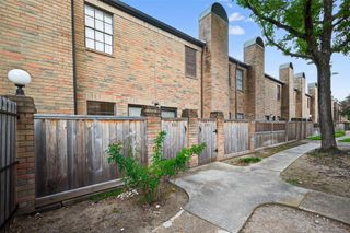 9850 Pagewood Lane 301, Houston, TX 77042