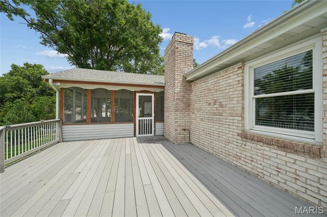 15645 Dresden Lake Court, Chesterfield, MO 63017