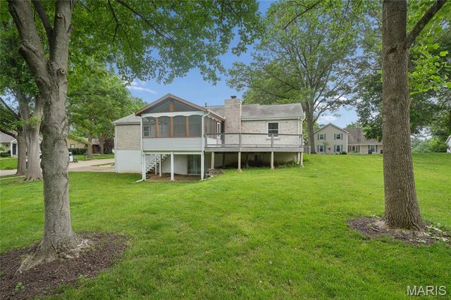 15645 Dresden Lake Court, Chesterfield, MO 63017