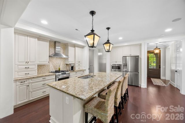 8624 Robbins Crescent Drive, Cornelius, NC 28031