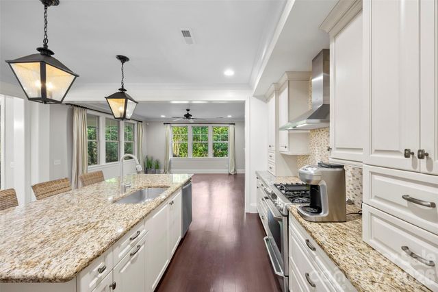 8624 Robbins Crescent Drive, Cornelius, NC 28031