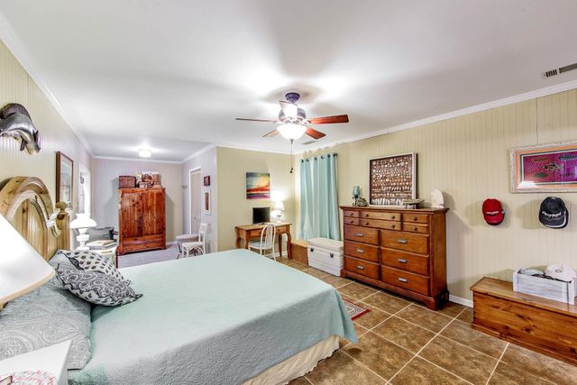 172 Rosethorne Ln, Grand Isle, LA 70358