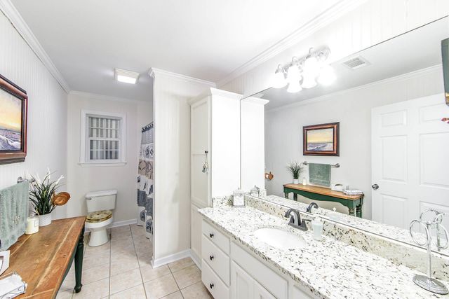 172 Rosethorne Ln, Grand Isle, LA 70358