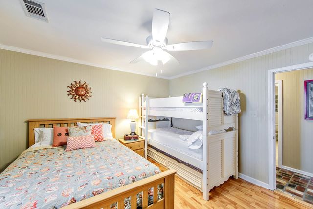 172 Rosethorne Ln, Grand Isle, LA 70358