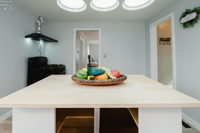 1026 Western Avenue, Fremont, OH 43420