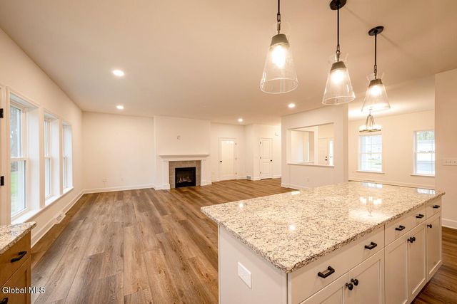 32 Heritage Way, Bethlehem, NY 12158