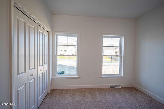 32 Heritage Way, Bethlehem, NY 12158