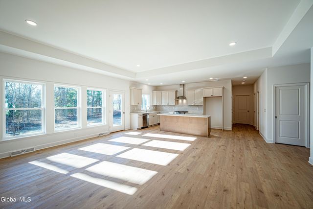 32 Heritage Way, Bethlehem, NY 12158