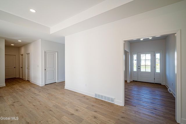 32 Heritage Way, Bethlehem, NY 12158