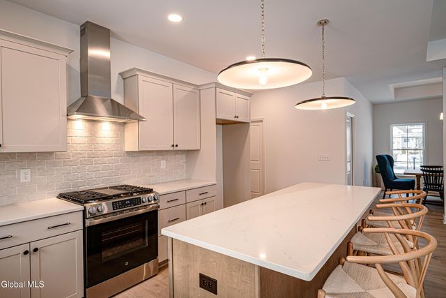 32 Heritage Way, Bethlehem, NY 12158