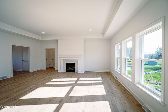 32 Heritage Way, Bethlehem, NY 12158