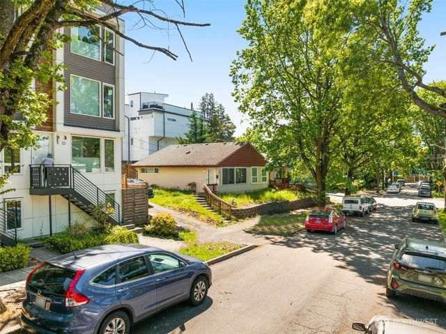 118 27th Avenue S, Seattle, WA 98144