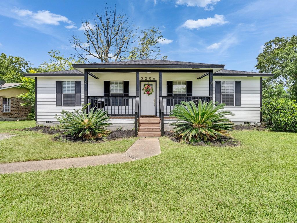 3206 Ridgefield Road, La Porte, TX 77571