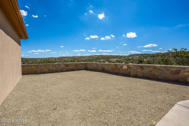 5585 Red Wolf Lane, Las Cruces, NM 88007