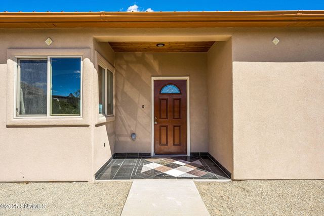 5585 Red Wolf Lane, Las Cruces, NM 88007