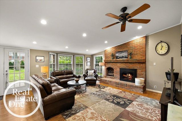 324 Cloverly Road, Grosse Pointe Farms, MI 48236