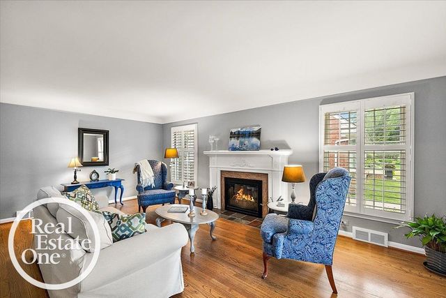 324 Cloverly Road, Grosse Pointe Farms, MI 48236