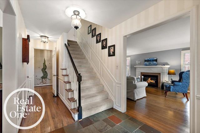 324 Cloverly Road, Grosse Pointe Farms, MI 48236