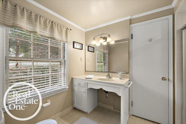 324 Cloverly Road, Grosse Pointe Farms, MI 48236