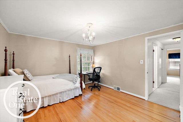 324 Cloverly Road, Grosse Pointe Farms, MI 48236