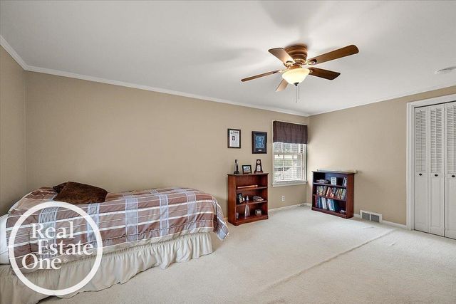 324 Cloverly Road, Grosse Pointe Farms, MI 48236
