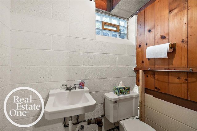 324 Cloverly Road, Grosse Pointe Farms, MI 48236