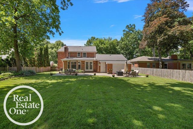 324 Cloverly Road, Grosse Pointe Farms, MI 48236