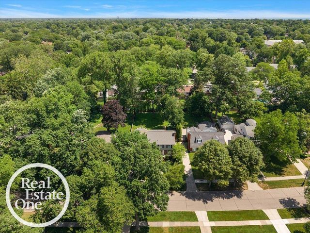 324 Cloverly Road, Grosse Pointe Farms, MI 48236