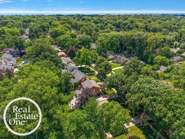 324 Cloverly Road, Grosse Pointe Farms, MI 48236