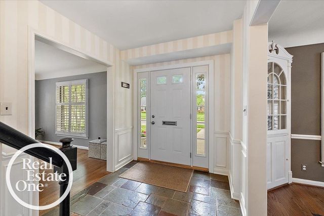324 Cloverly Road, Grosse Pointe Farms, MI 48236