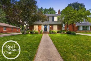 324 Cloverly Road, Grosse Pointe Farms, MI 48236