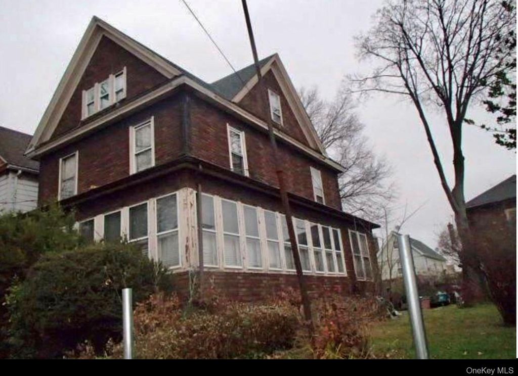 2515 Ericsson Street, East Elmhurst, NY 11369