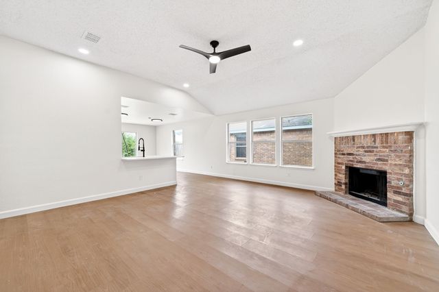 1016 Halifax Lane, Forney, TX 75126