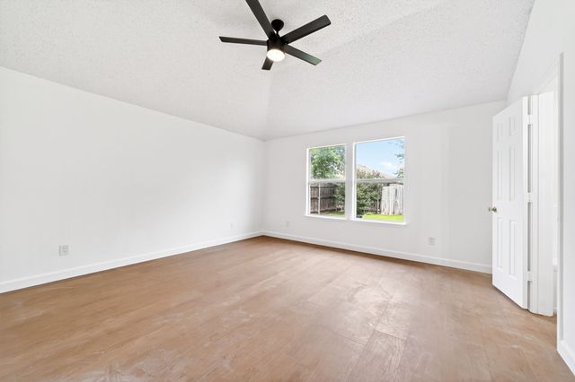 1016 Halifax Lane, Forney, TX 75126